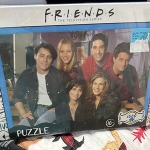 Friends TV Series 1000-Piece Puzzle